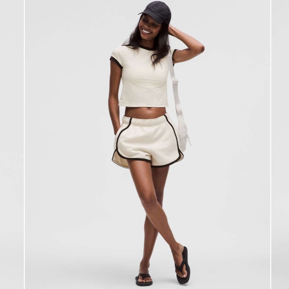Lululemon Scuba Mid-Rise Oversized Short 3" Trim Light Ivory / Black NWT